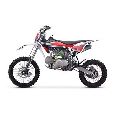 Motocicletta fuoristrada a benzina da 125 cc con cilindrata elevata e motore a 4 tempi
