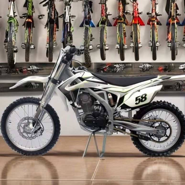 Moto 250cc per avventure fuoristrada Disegno Max. Velocità 100km/h Avvio elettrico